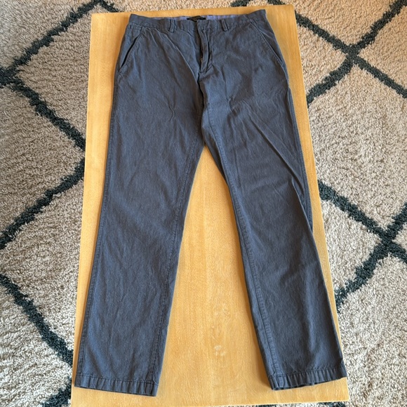 Banana Republic Corduroy Pants in Navy, Size 32/34 - Picture 2 of 4